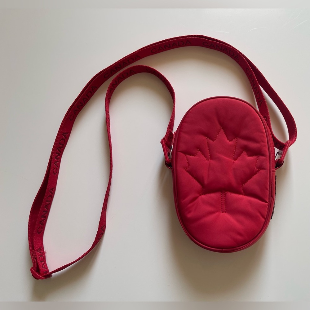 Lululemon Team Canada 22 Future Legacy Crossbody Bag
